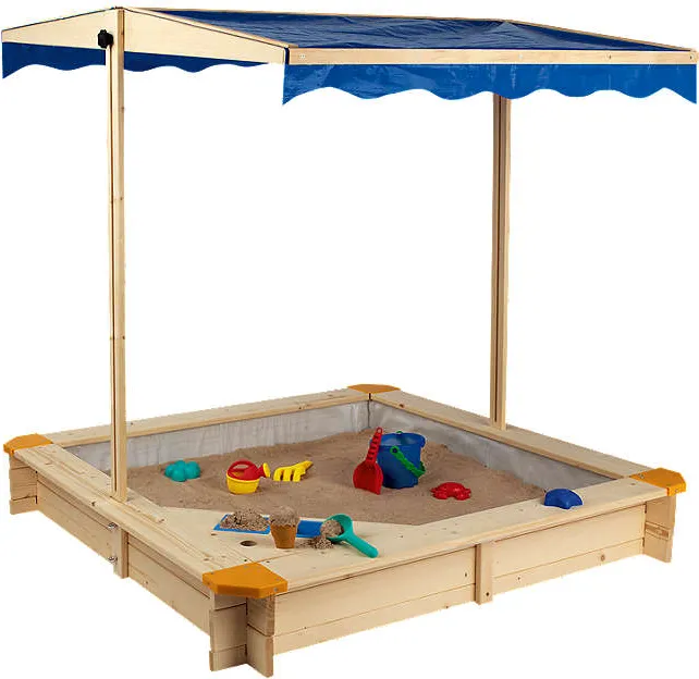 Дървен пясъчник с покрив