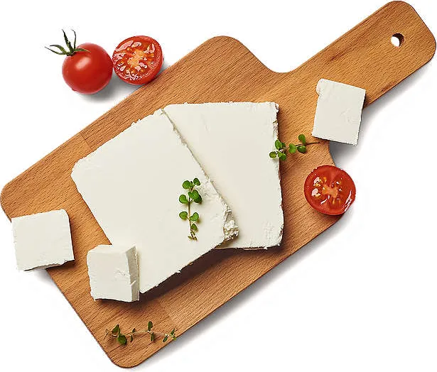 Меко сирене Salakis от свежата витрина